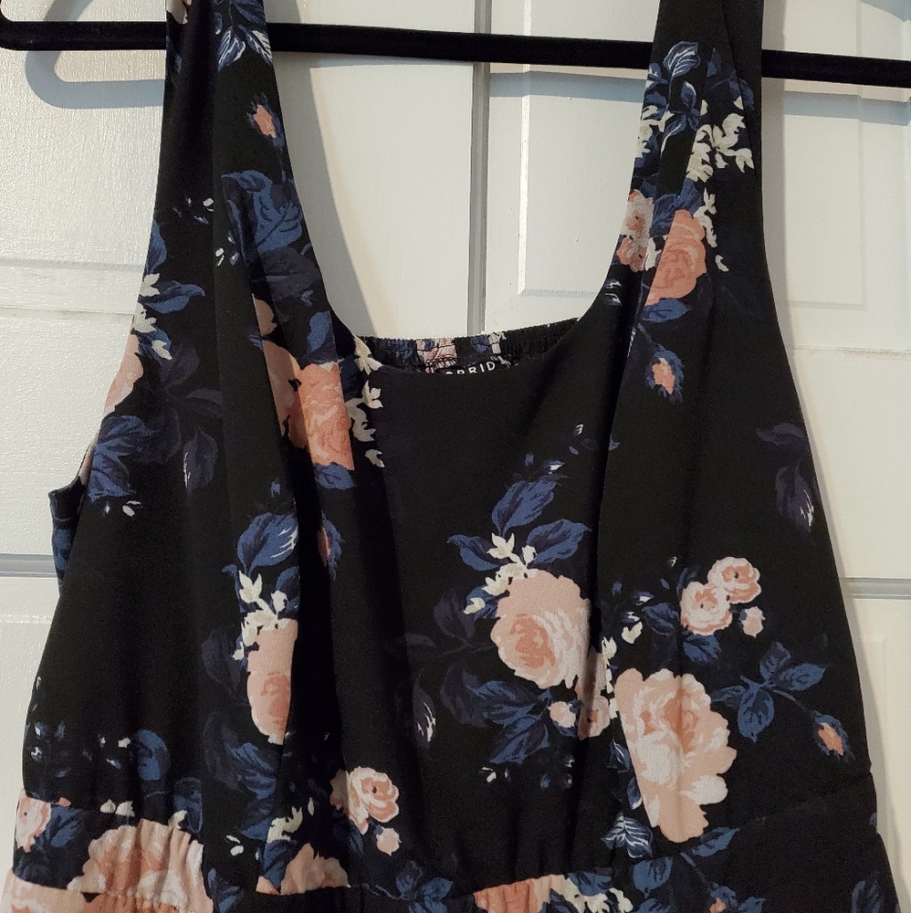 Dress - Picture 5 of 5